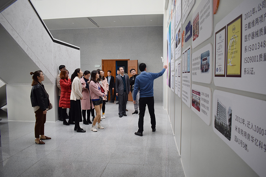 金狮贵宾会·宾至如归-尊贵显赫