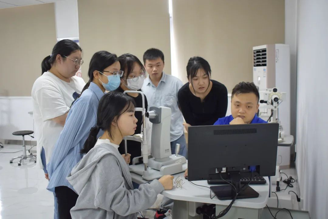 金狮贵宾会·宾至如归-尊贵显赫