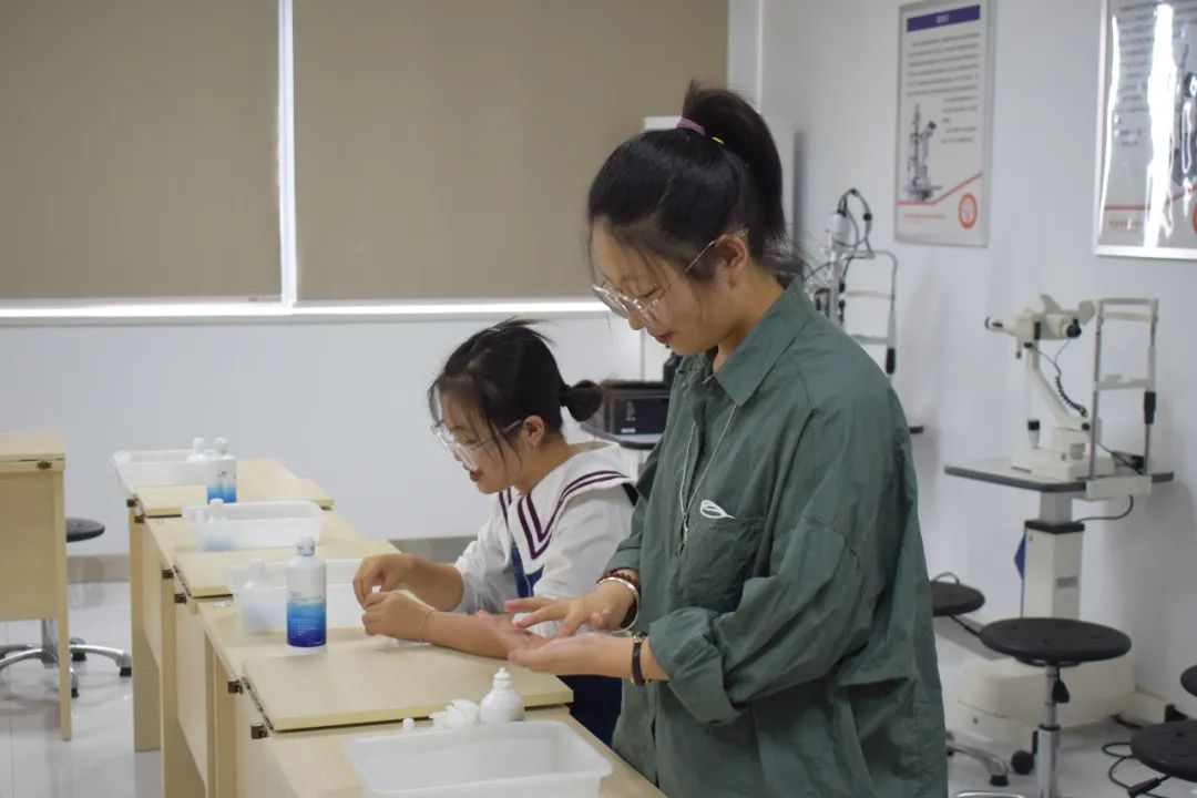 金狮贵宾会·宾至如归-尊贵显赫